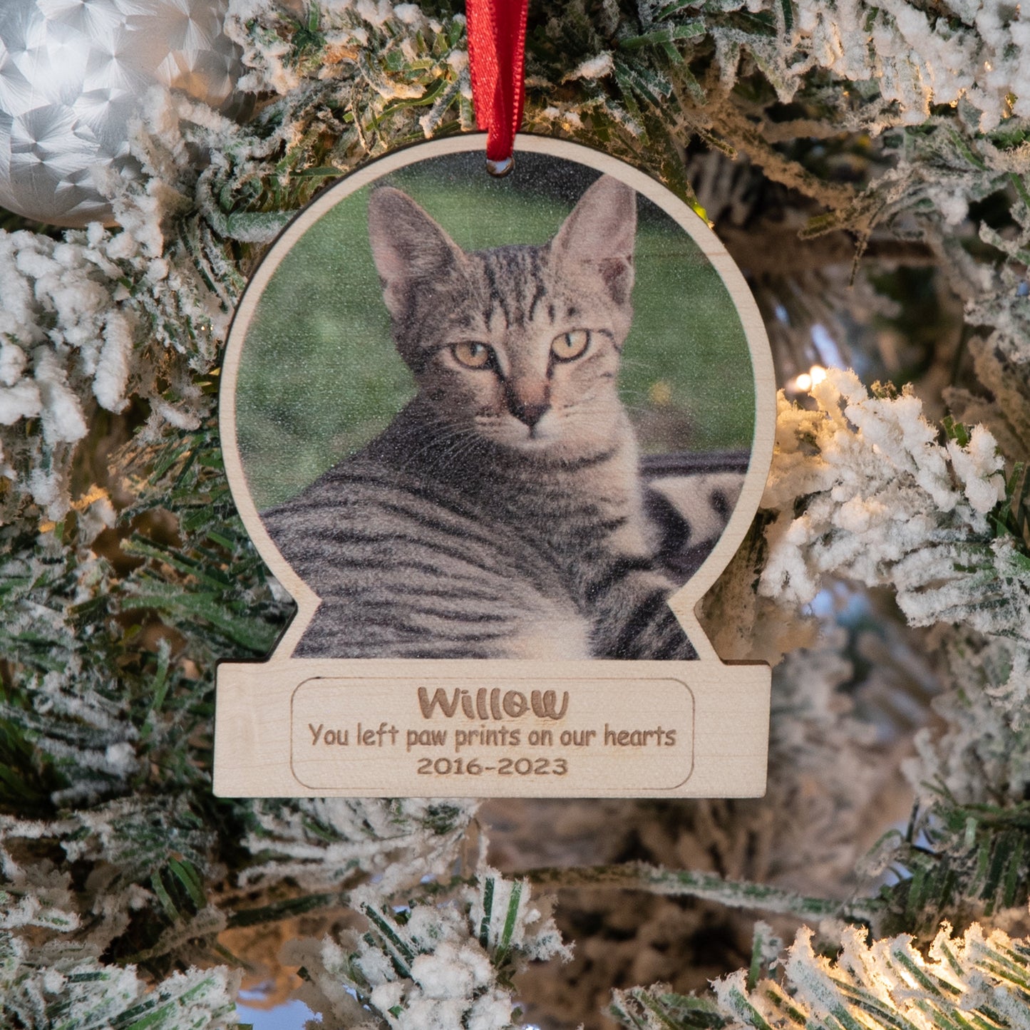 Personalised Photo Pet Memorial Snow Globe Style Christmas Bauble Tree Decoration