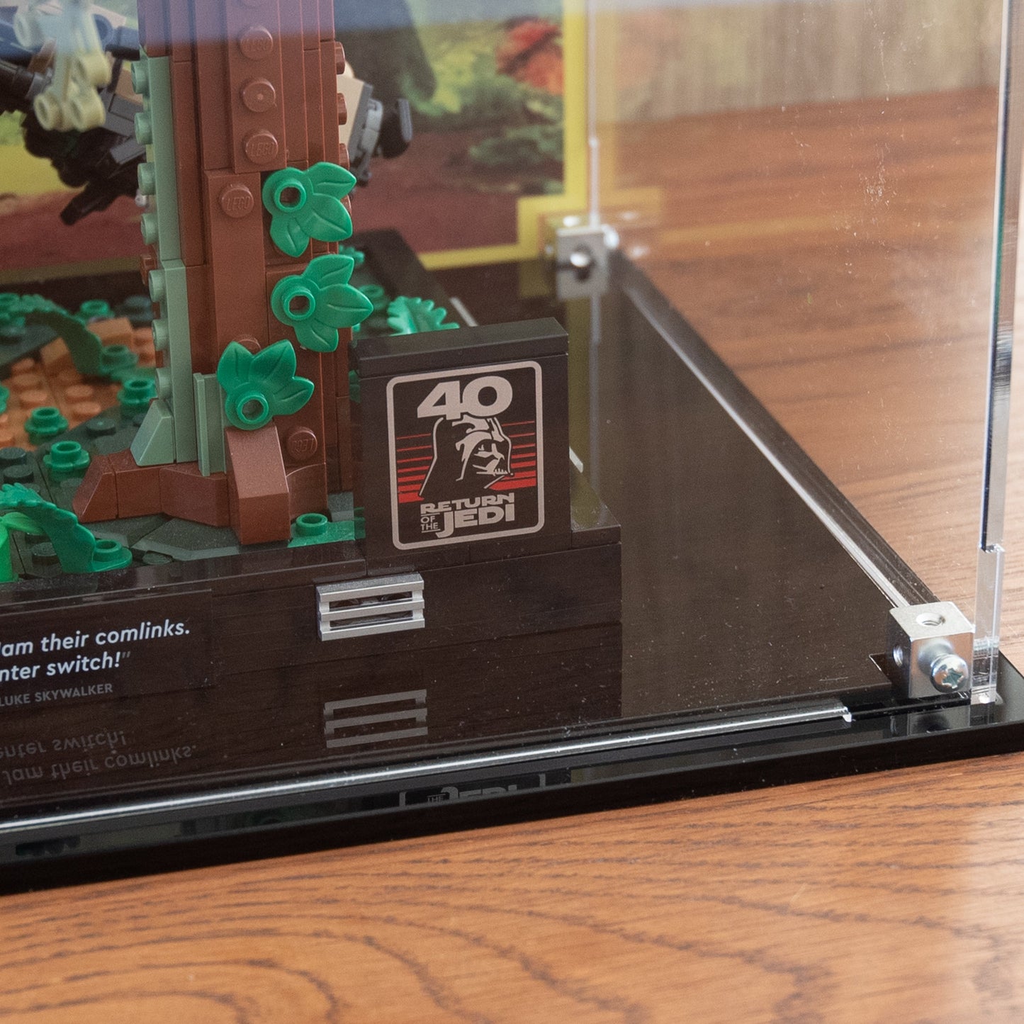 Display Case for LEGO® Endor™ Speeder Chase Diorama (75353)